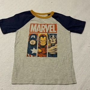 Marvel Superhereos Boys Size 8 Gray T-shirt Capt. America, Iron man, Thor